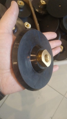 Опорная тарелка резиновая средней жесткости D100/M14